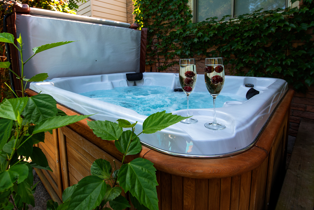 Hot,Tub,Romance