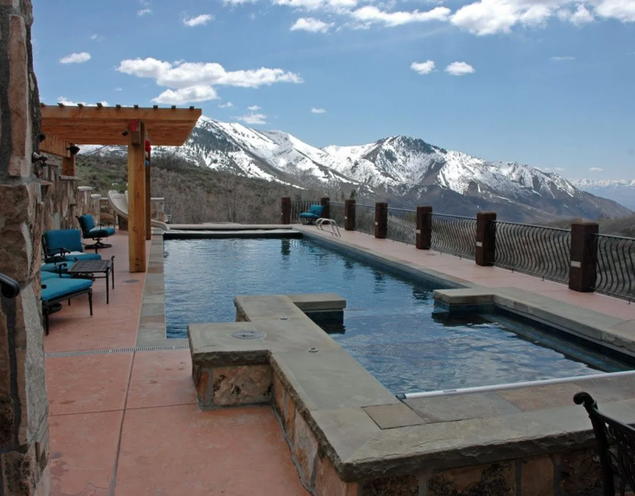 Hot tub and spas gall