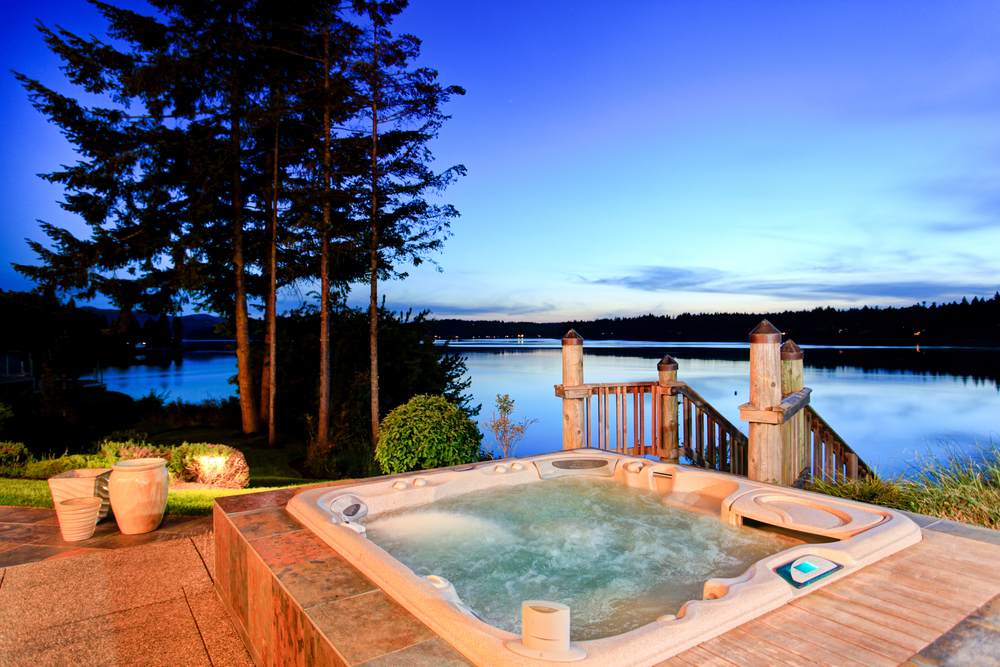 Awesome,Water,View,With,Hot,Tub,At,Dusk,In,Summer